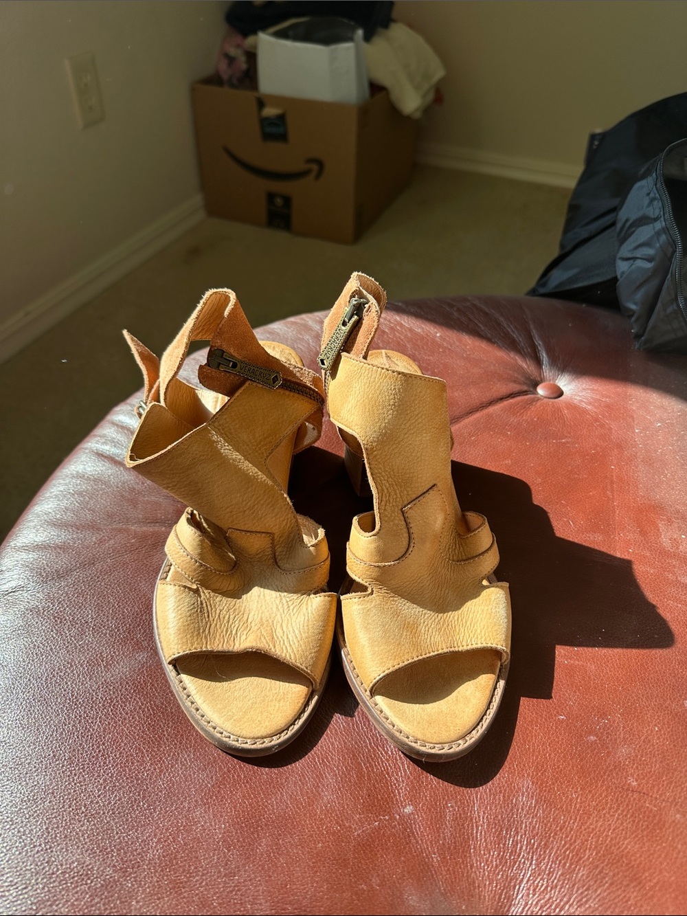 Veracruz Women's Tan Leather Open-Toe Sandals 37